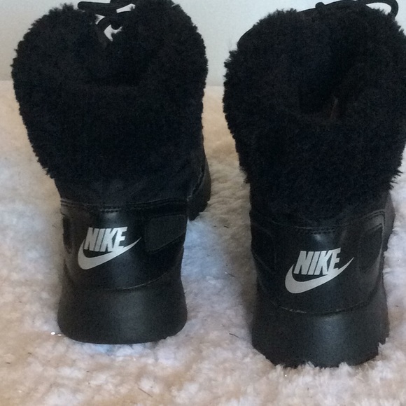 Nike | Shoes | Nike Fur Trimmed 